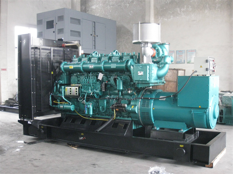 团风200KW 柴油发电机的油耗是多少?